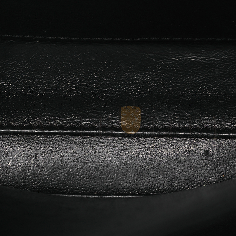 CHANEL CAVIAR QUILTED SMALL CC FILIGREE VANITY CASE 1585770 (16*12*7cm)